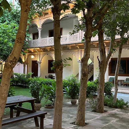 Hotel Sunbird Bharatpur Eksteriør billede