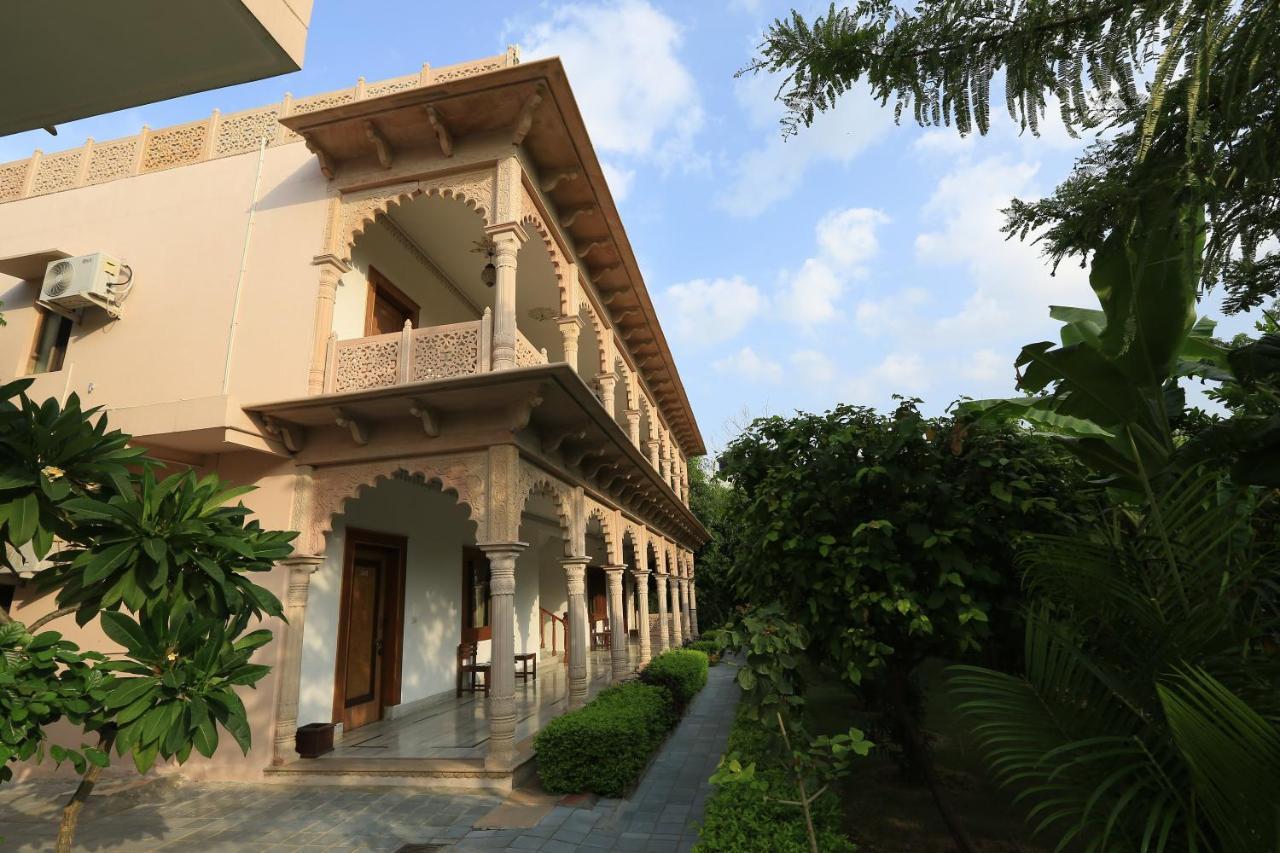 Hotel Sunbird Bharatpur Eksteriør billede