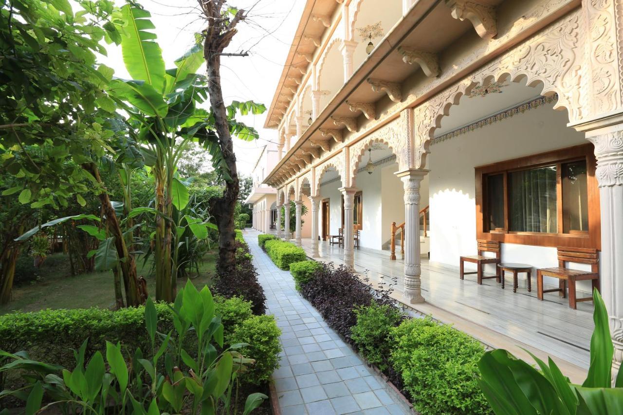 Hotel Sunbird Bharatpur Eksteriør billede