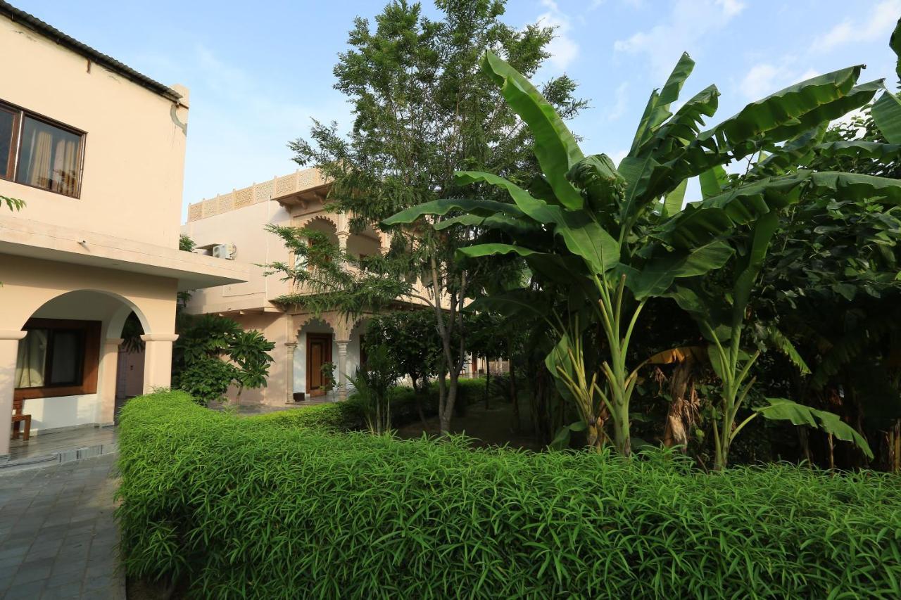 Hotel Sunbird Bharatpur Eksteriør billede
