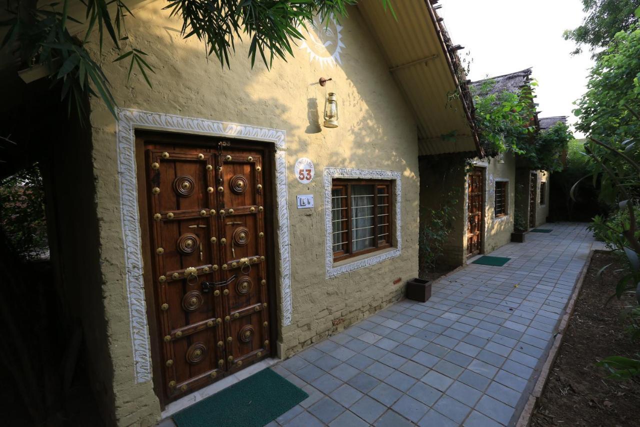 Hotel Sunbird Bharatpur Eksteriør billede