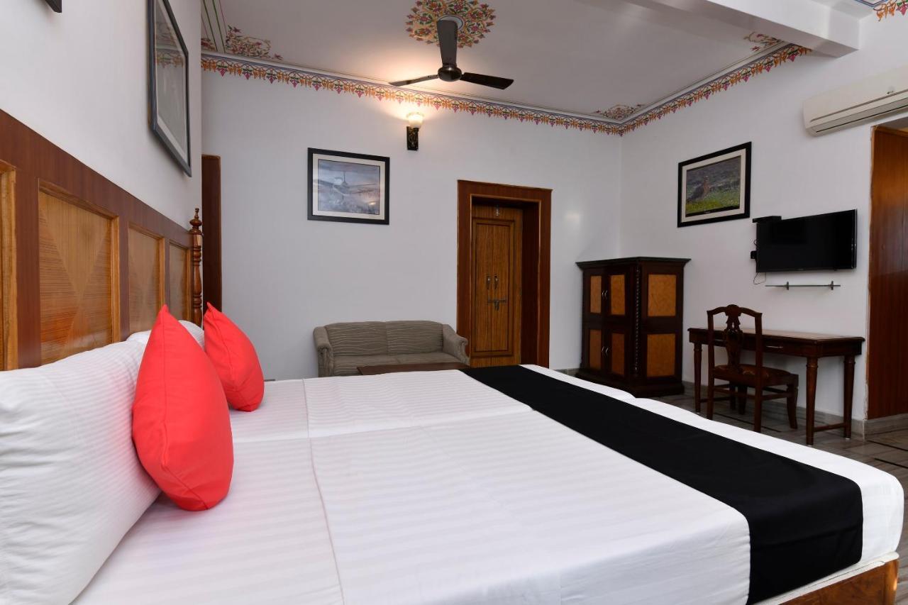 Hotel Sunbird Bharatpur Eksteriør billede