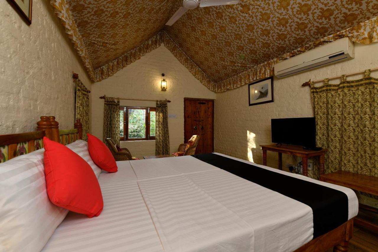 Hotel Sunbird Bharatpur Eksteriør billede