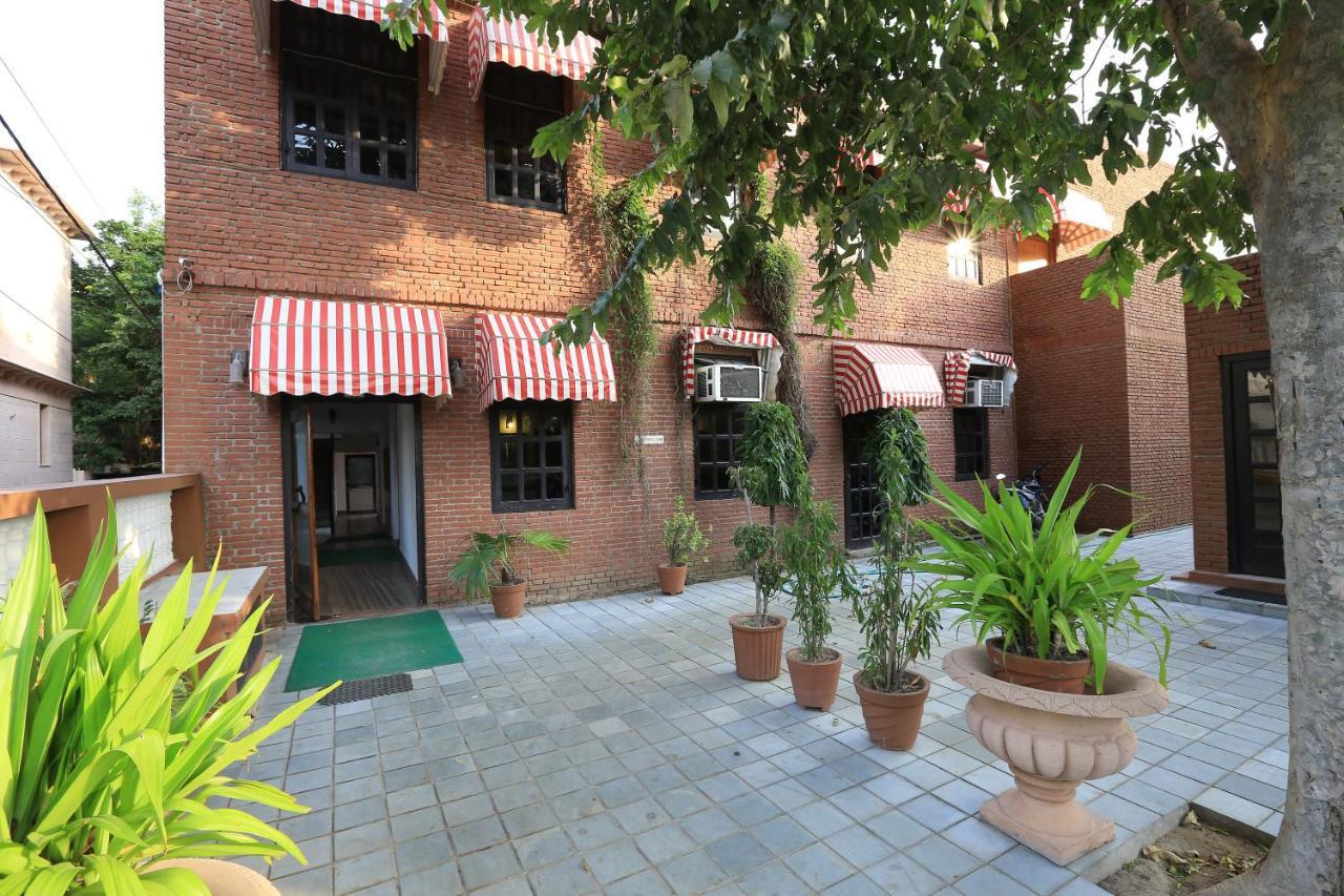 Hotel Sunbird Bharatpur Eksteriør billede