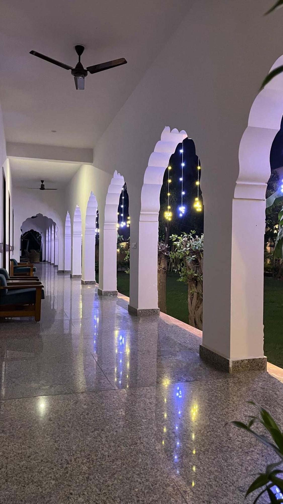 Hotel Sunbird Bharatpur Eksteriør billede