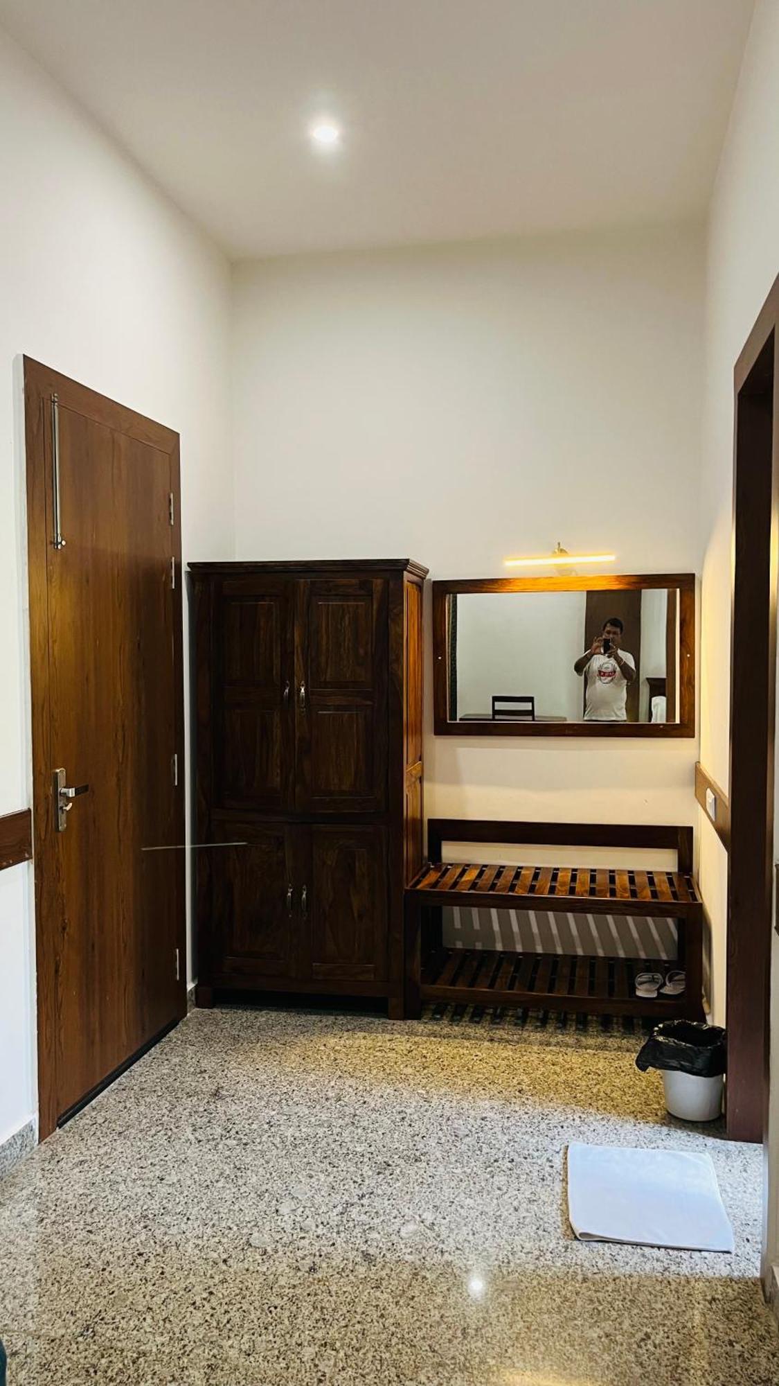 Hotel Sunbird Bharatpur Eksteriør billede