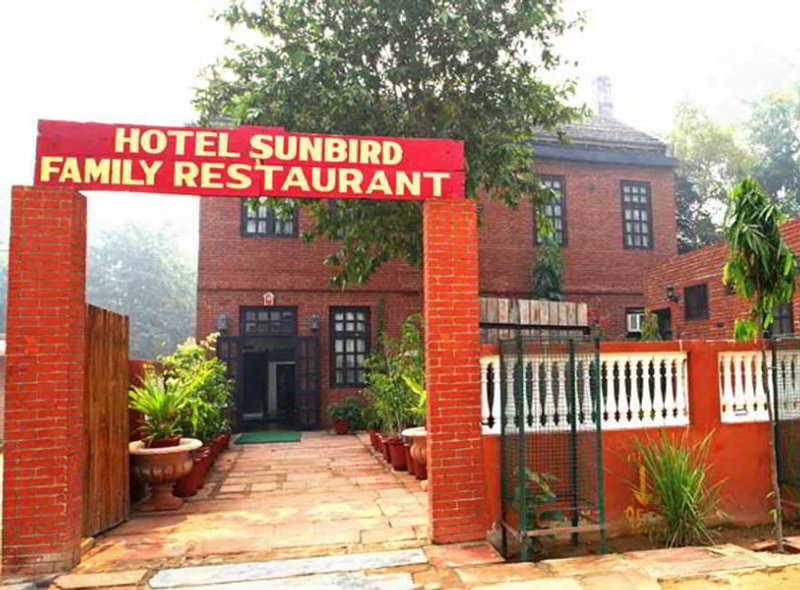 Hotel Sunbird Bharatpur Eksteriør billede
