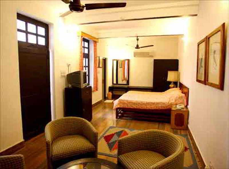 Hotel Sunbird Bharatpur Eksteriør billede